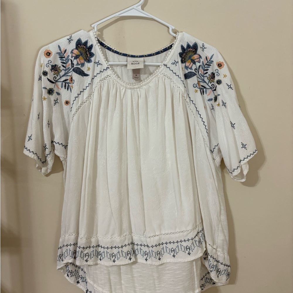 Women's White Floral Top Size Medium